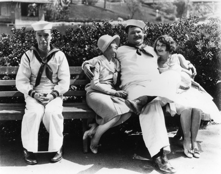 Stan Laurel e Oliver Hardy in Men O'War (1929) (fonte…