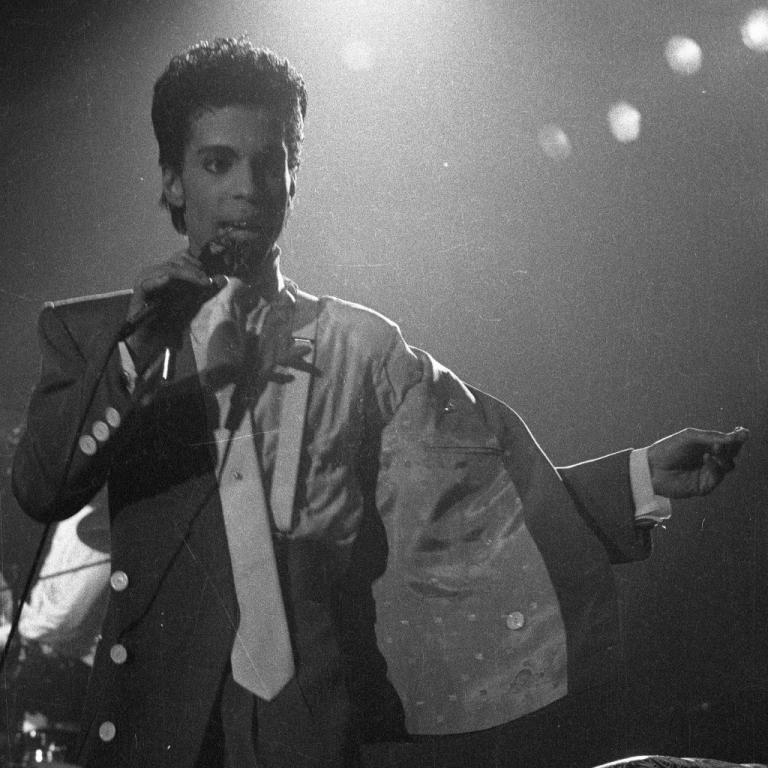 Prince in concerto nel 1986 (fonte wikipedia).