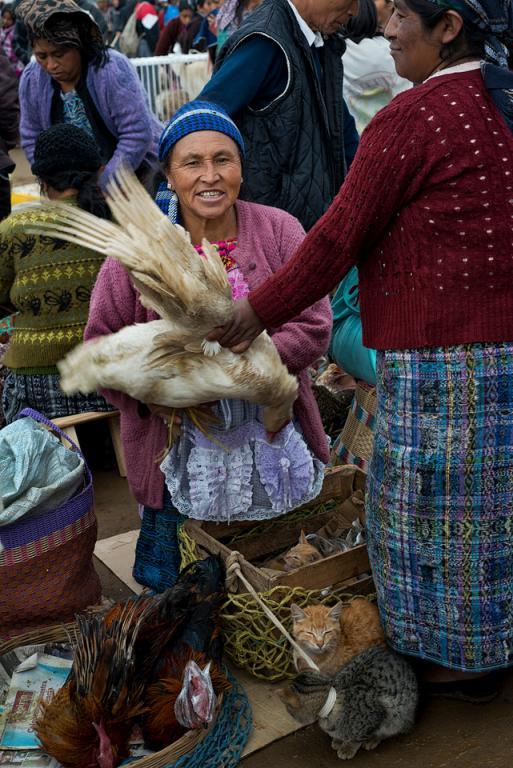 Donne al mercato in Guatemala (fonte: www,photito,com)