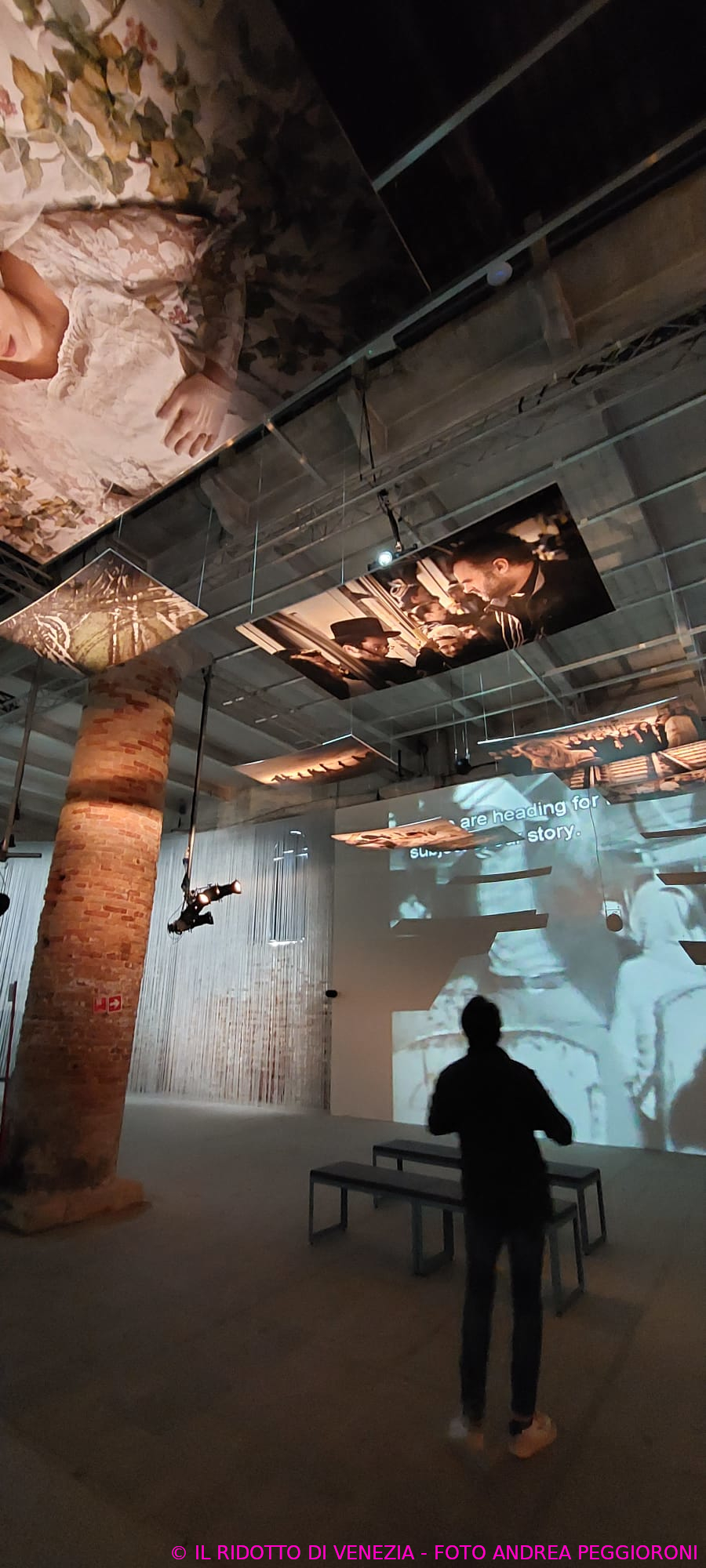 A spasso per la Biennale 2023 (foto Andrea Peggioroni per Il Ridotto di Venezia).