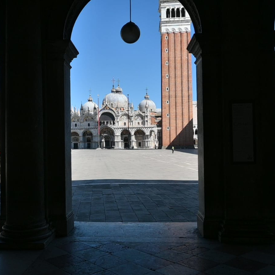 Piazza San Marco durante il Contenimento (foto Sebastiano Casellati).