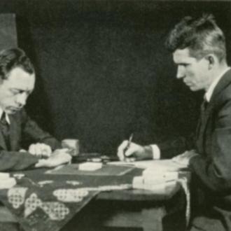 1934, Hubert Pearce e Joseph Banks Rhine sperimentano le carte Zener (fonte: wikipedia). 